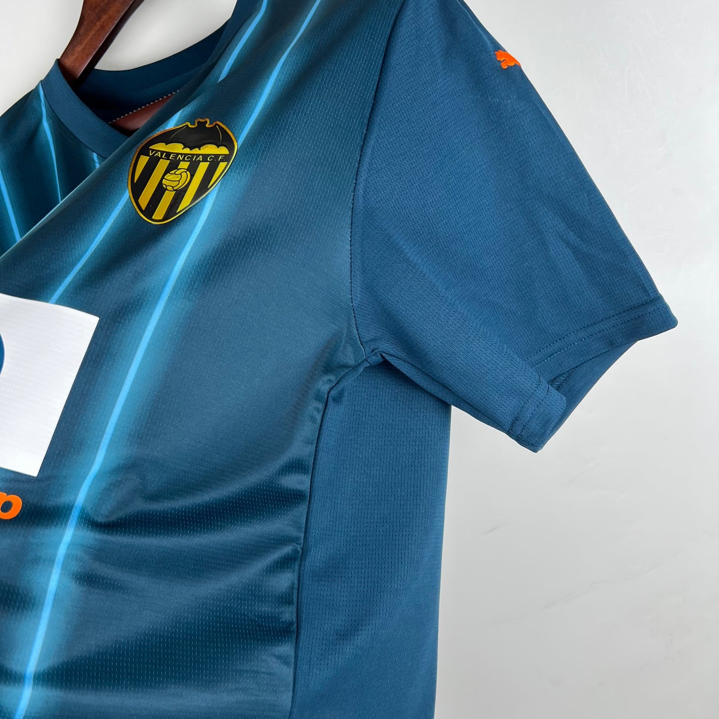 Camiseta Versión Fan Valencia Visita 23/24