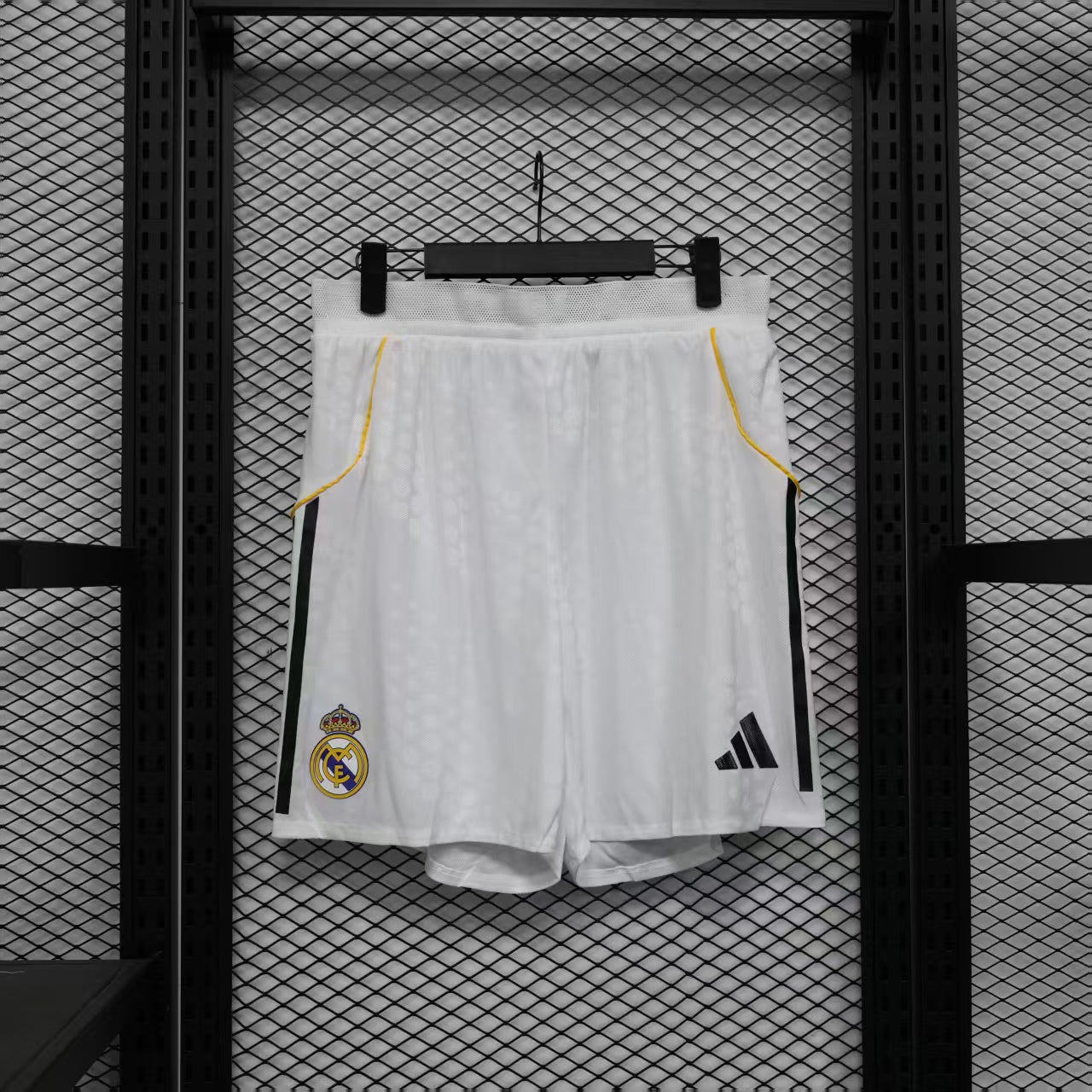 Kit completo Versión Jugador Real Madrid Local 25/26