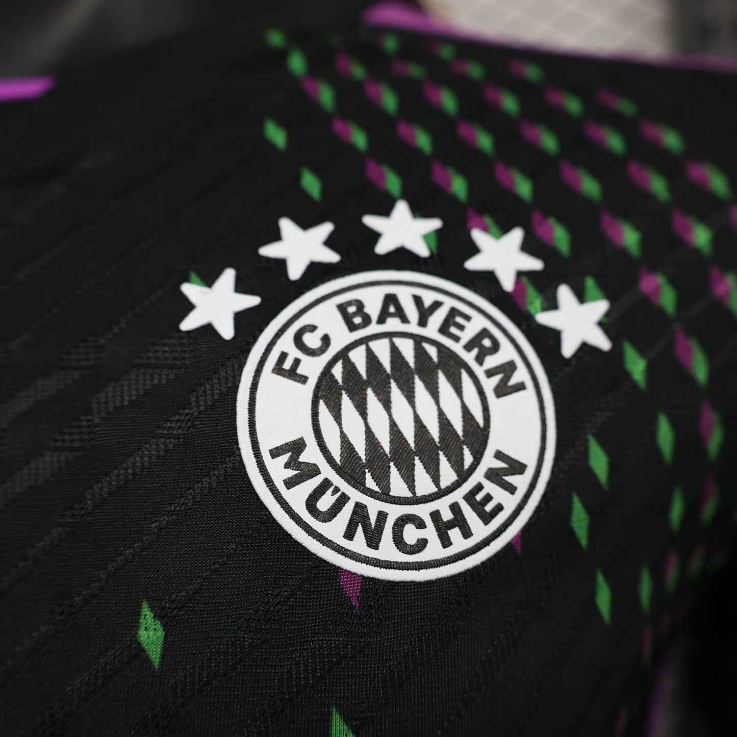 Kit completo Versión Jugador Bayern Munich Visita 23/24